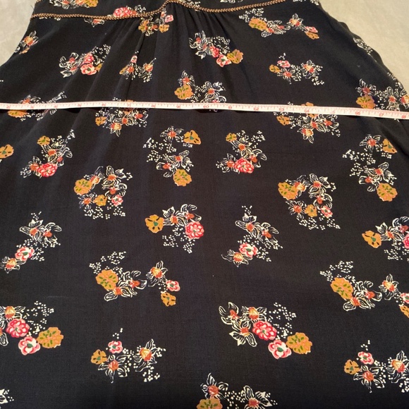 Sessun Jimama Dress, black with floral pattern. - Picture 5 of 12